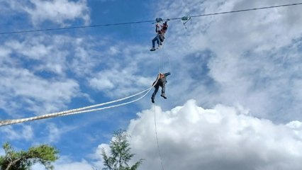 짚 와이어에 3시간 동안 대롱대롱..."불안 호소" / YTN