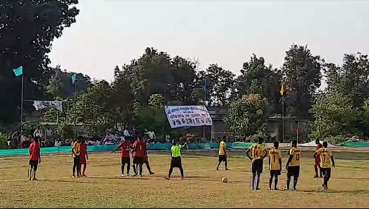 फुटबॉल मैच में दिखा जबरदस्त उत्साह