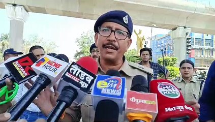 Woman Deputy Collector Nisha Bangre's clothes torn in Bhopal