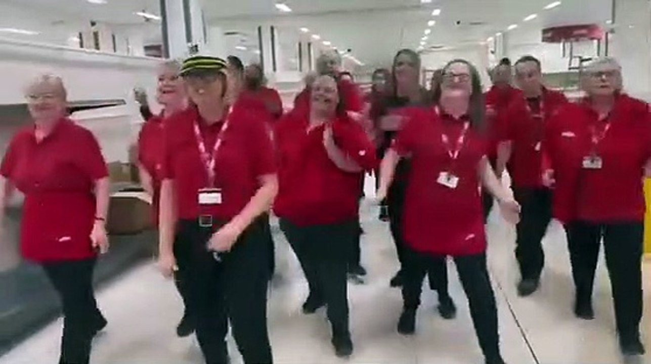 Doncaster Wilko staff bow out as store closes with song and dance routine