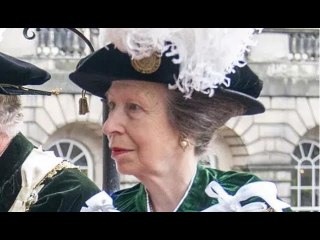 La princesse Anne a déclenché la rénovation du palais après qu'un "morceau de pierre" l'ait presque