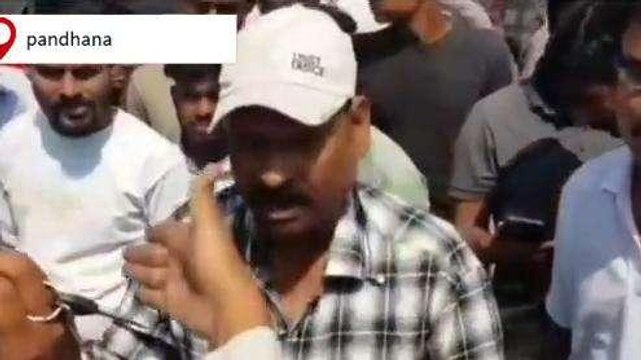 खंडवा: कबाड़ चोरी कर भाग रहे एक युवक को भीड़ ने दौड़ा-दौड़ाकर जमकर पीटा, फिर हुआ ये...