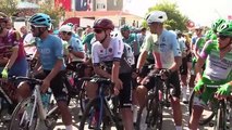L'étape Kemer-Kalkan du 58e Tour cycliste présidentiel de Turquie a commencé