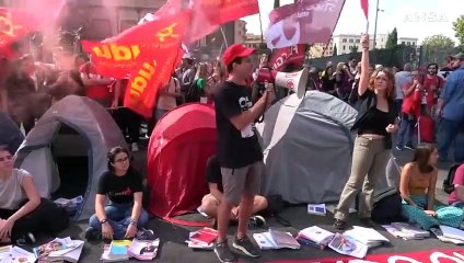 Manifestazione Cgil, anche gli studenti in tenda: "Diritto allo studio non tutelato"