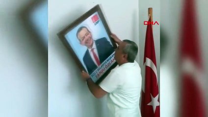 La photo de Tanju Özcan de la direction provinciale du CHP Bolu a été jetée à la poubelle