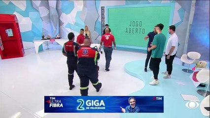 Denilson sai do Jogo Aberto de maca pela eliminação do Palmeiras na Libertadores