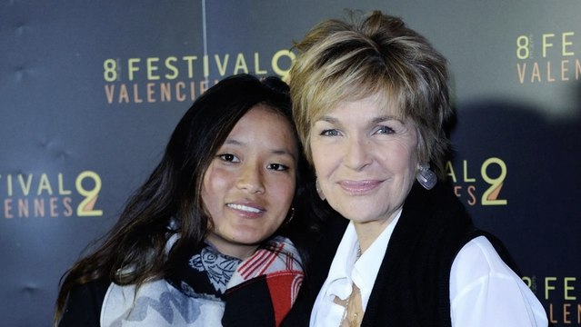 "Ils m’ont traitée d’inconsciente" : Maman à 57 ans, Véronique Jannot évoque le regard difficile de ses proches lors de l'adoption de sa fille