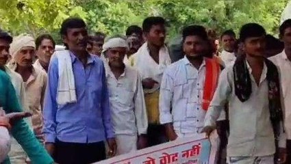 दमोह: सड़क निर्माण की मांग को लेकर सौपा ज्ञापन, जानिए क्या है मांग