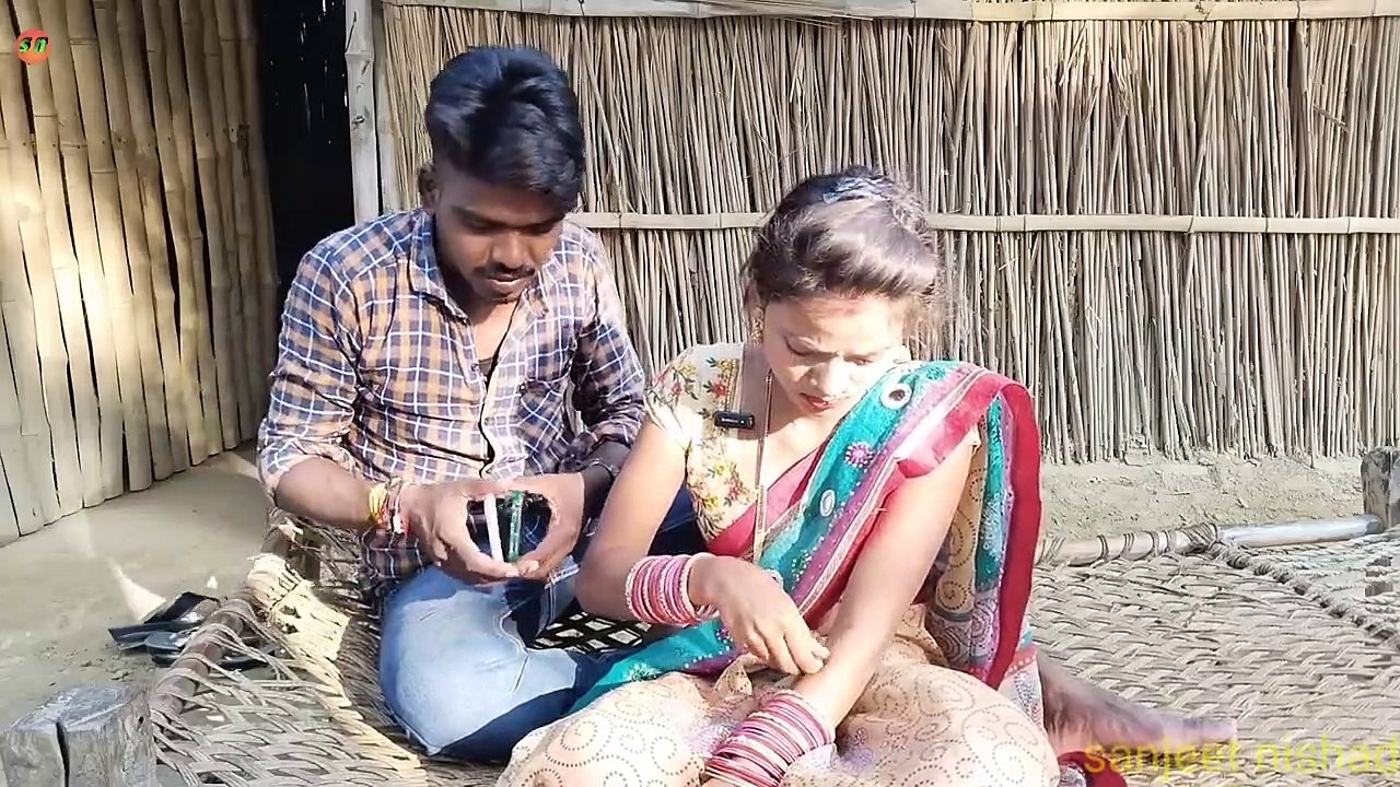 भौजी चलीन बकरी चरावय
