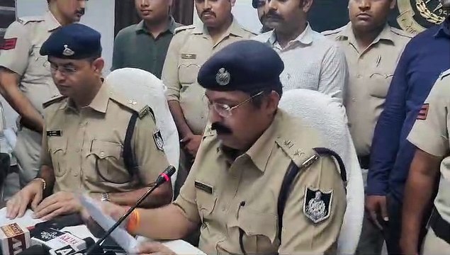 खरगोन से लाए हथियारों खेप पकड़ी, छह पिस्टल, 14 देशी कट्टा, 10 कारतूस जब्त