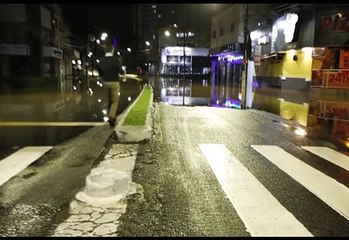 Vídeo em Time Lapse mostra avanço da água na 7 de Setembro, em Blumenau