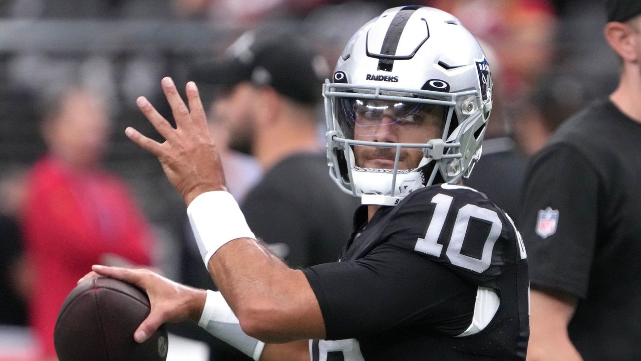 NFL Monday: Raiders vs. Packers Preview & Predictions