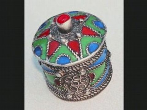 BIJOUX KABYLES DES ATH YENNI-BERBER SILVER JEWELLERY