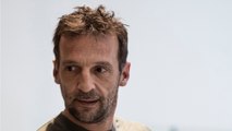 GALA VIDEO - Mathieu Kassovitz en rééducation après son accident : quand pourra-t-il marcher à nouveau ?