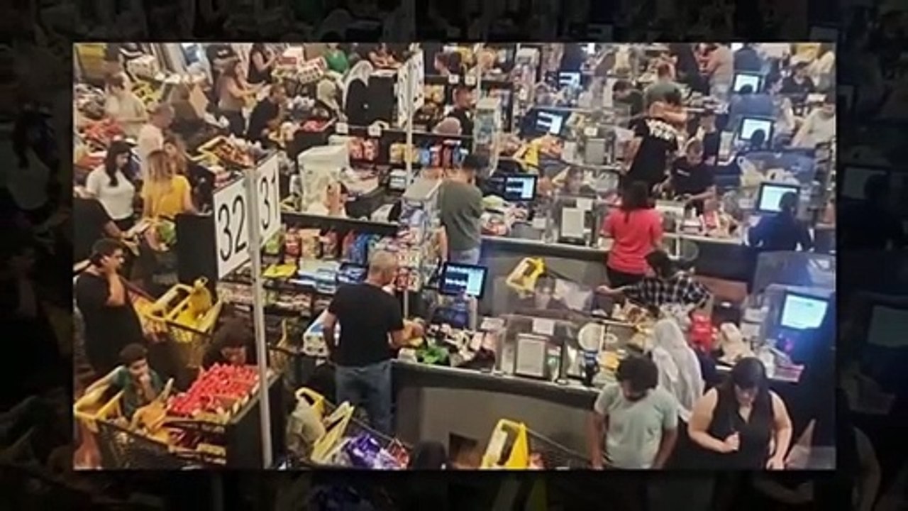 Les Israéliens ont afflué vers les marchés après avoir demandé un stock de nourriture suffisant pour 72 heures en Israël