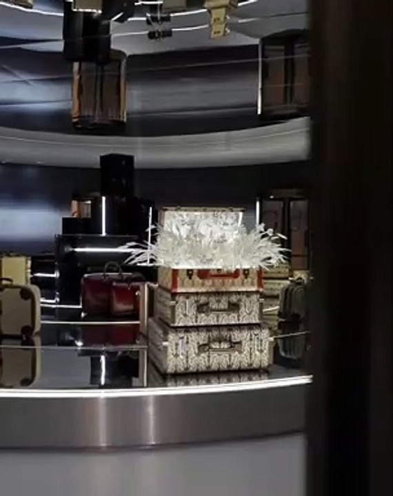 Gucci Cosmos room 1