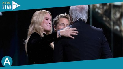 Virginie Efira face à Brad Pitt aux César : "Comme si j'étais la voisine qu'il croisait tous les jou
