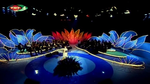 Ayşe Taş / Bir gönül vardı bende henüz aşkı tatmamış