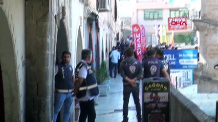 Şanlıurfa'da PKK/YPG Hava Harekatlarını Protesto Eden Grupla Polis Arasında Arbede