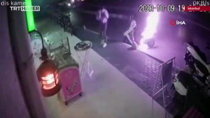 Seyir halindeki motosiklet alev topuna döndü, o anlar kamerada
