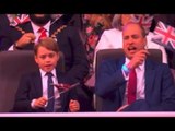 Quel double acte!' Le chant du prince George et du prince William suscite la frénésie des fans royau