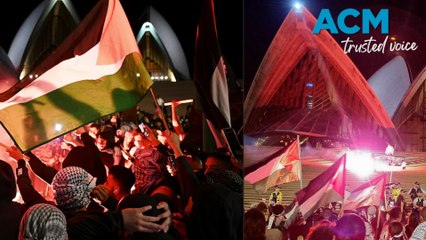 Wild scenes erupt as protesters light flares at Sydney Opera House