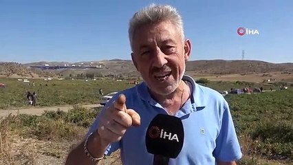 Belediyeden anons yaptırdı, tarlasında kalan mahsulleri bedavadan dağıttı