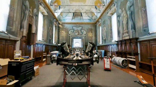 VÍDEO: Vas a alucinar al ver al nuevo Pagani Utopia junto a obras de Leonardo da Vinci