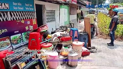 Belasan Warung PKL Dibongkar Imbas Pembangunan Taman Pejambon