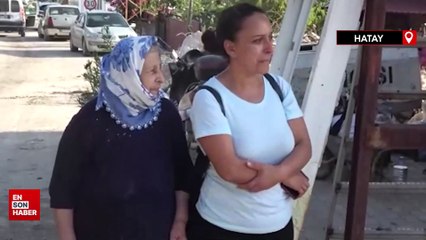 Hatay'da gelin-kaynana 21 yıllık evlerinin yıkılışına gözyaşı döktü