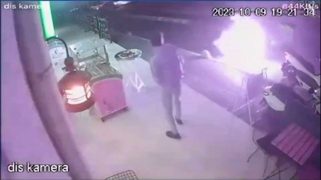 Seyir halindeyken alev alan motosiklet kullanılamaz hale geldi