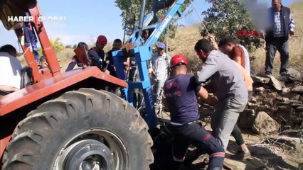 Su kuyusuna düşen inek, 2 saate kurtarıldı