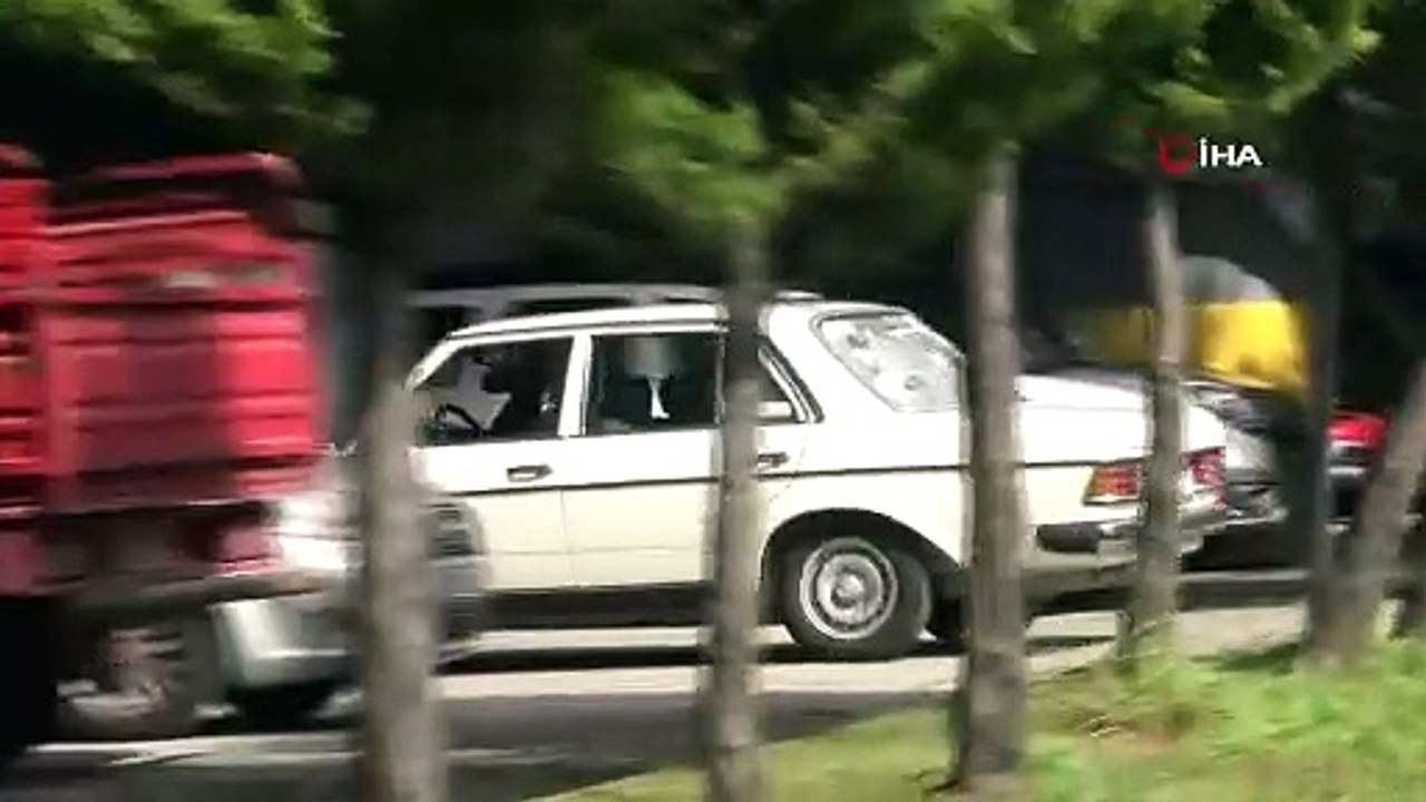 Kemal Sunal’ın filmlerinde de kullandığı Mercedes arabayı satışa çıkardı