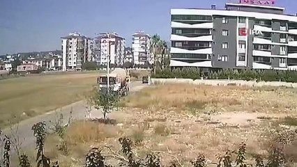 Un terrible accident à Izmir a été filmé... La mère et son petit enfant étaient coincés sous la bétonnière
