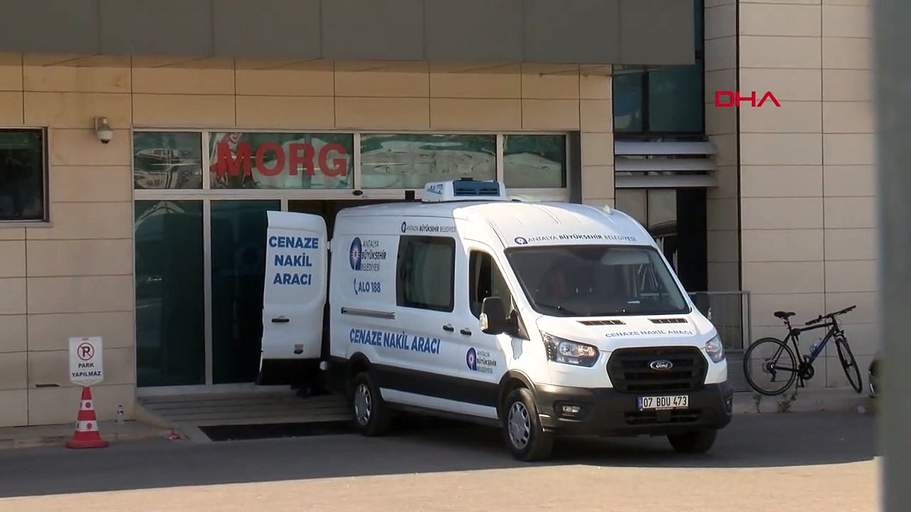 Antalya'da minibüs ile motosiklet çarpıştı: 1 ölü