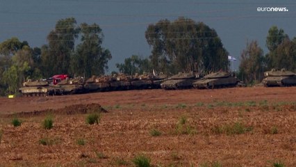 شاهد: نشر مدرعات على سلسلة التلال في جنوب إسرائيل