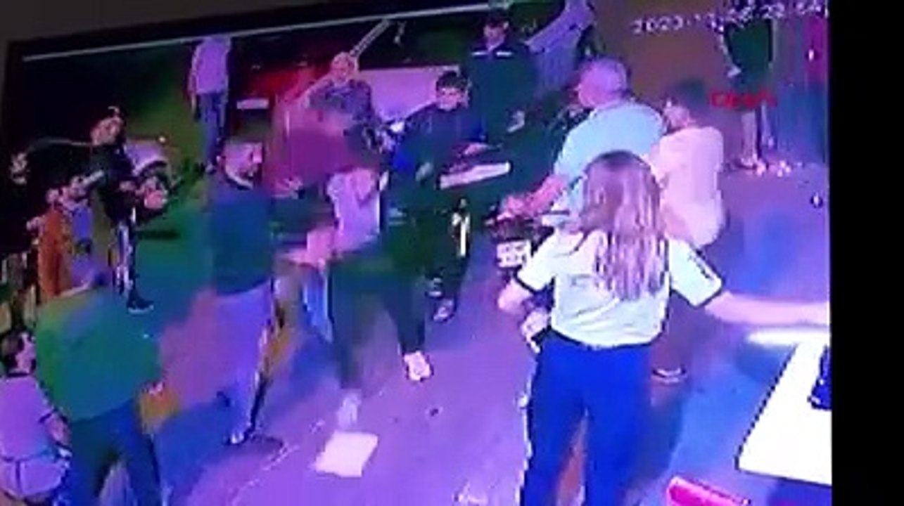 Bağcılar'da otomobilin çarptığı çocuğa çarptığı kaza anı kamerada