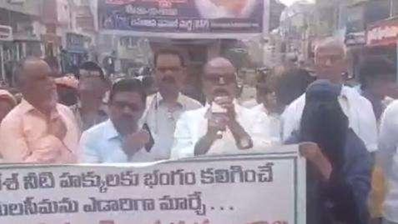 శ్రీ సత్యసాయి జిల్లా: హిందూపురంలో నీటి కోసం నిరసన