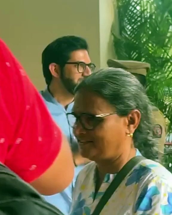नागपुर मेडिकल हॉस्पिटलमध्ये आदित्य ठाकरे आले तेव्हा नेमकं काय घडलं ?