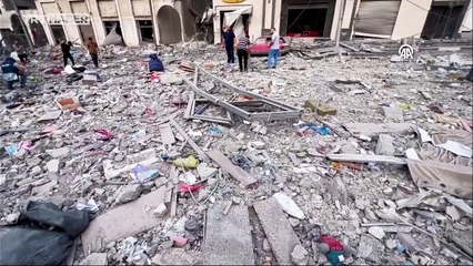 İsrail savaş uçakları Gazze'nin birçok mahallesini enkaza çevirdi