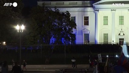 Usa, la Casa Bianca illuminata con i colori di Israele