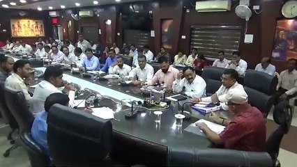 मान्यता प्राप्त राजनीतिक दलों के पदाधिकारियों की बैठक ली