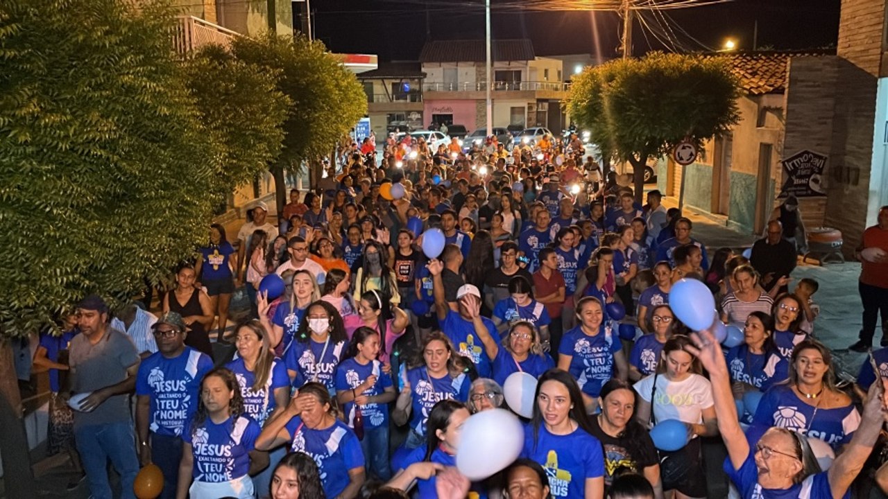 Marcha para Jesus de São João do Rio do Peixe une cristãos com muita fé, música e momentos de emoção