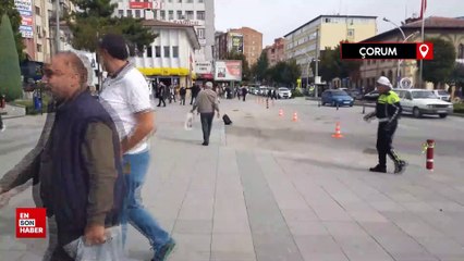 Çorum'da şehrin en işlek caddesinde unutulan çanta polisi harekete geçirdi