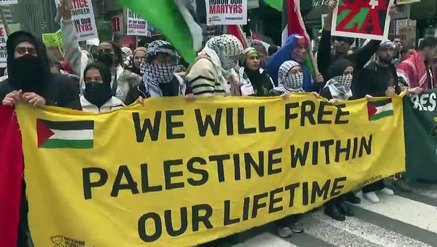 المئات يتظاهرون في نيويورك دعماً لغزة ورفضاً للدعم الأميركي لإسرائيل
