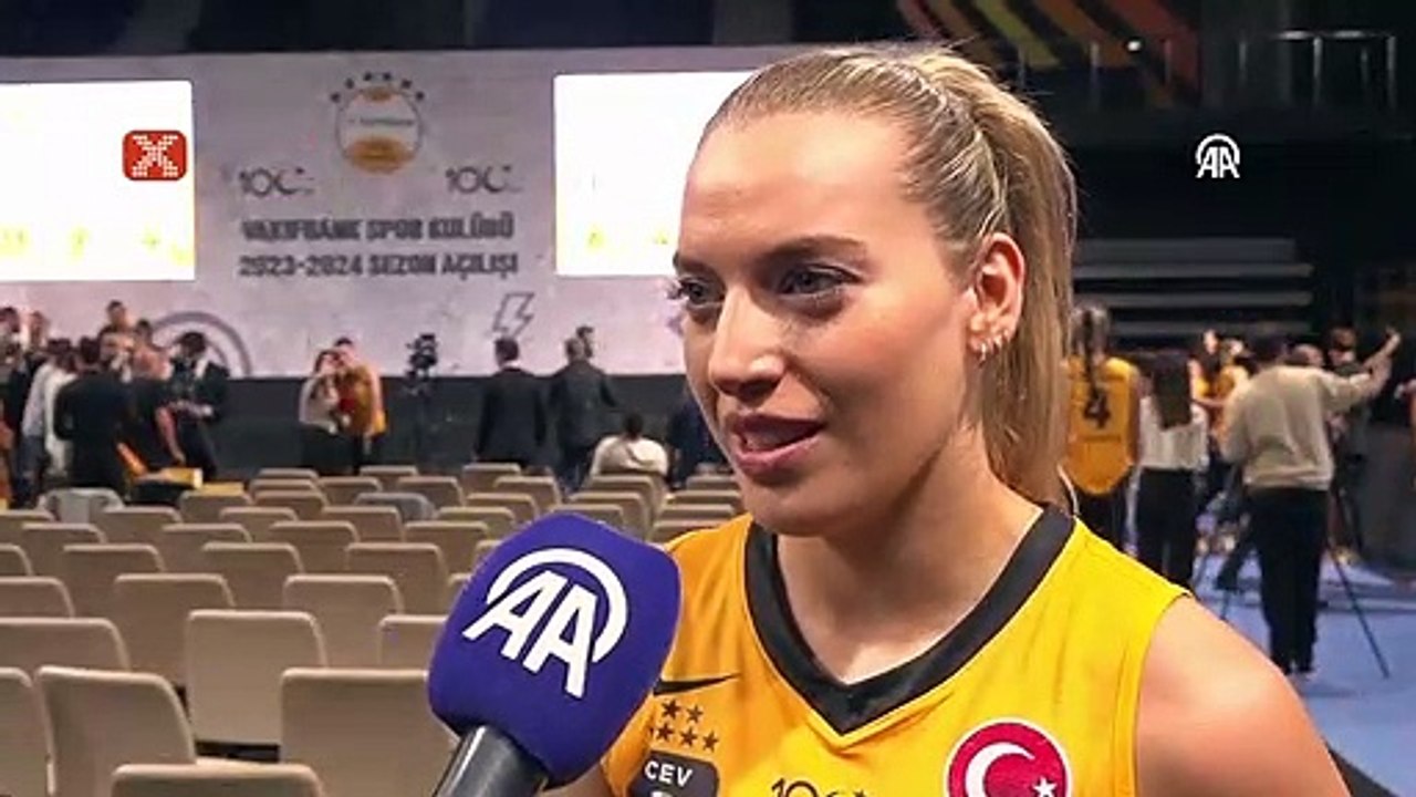 Cansu Özbay: "5 kupayı da istiyoruz"