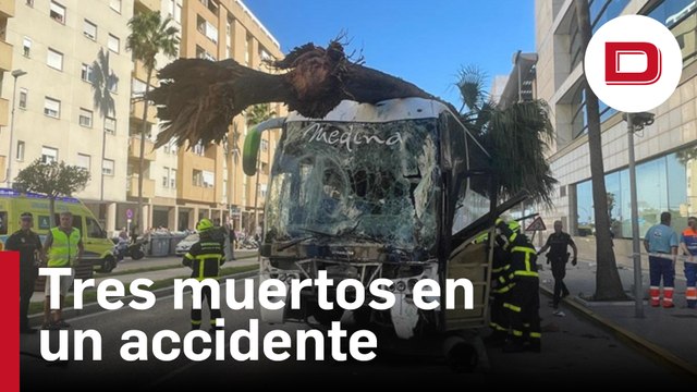 Al menos tres muertos en Cádiz al subirse un autobús a la acera y chocar contra un centro comercial