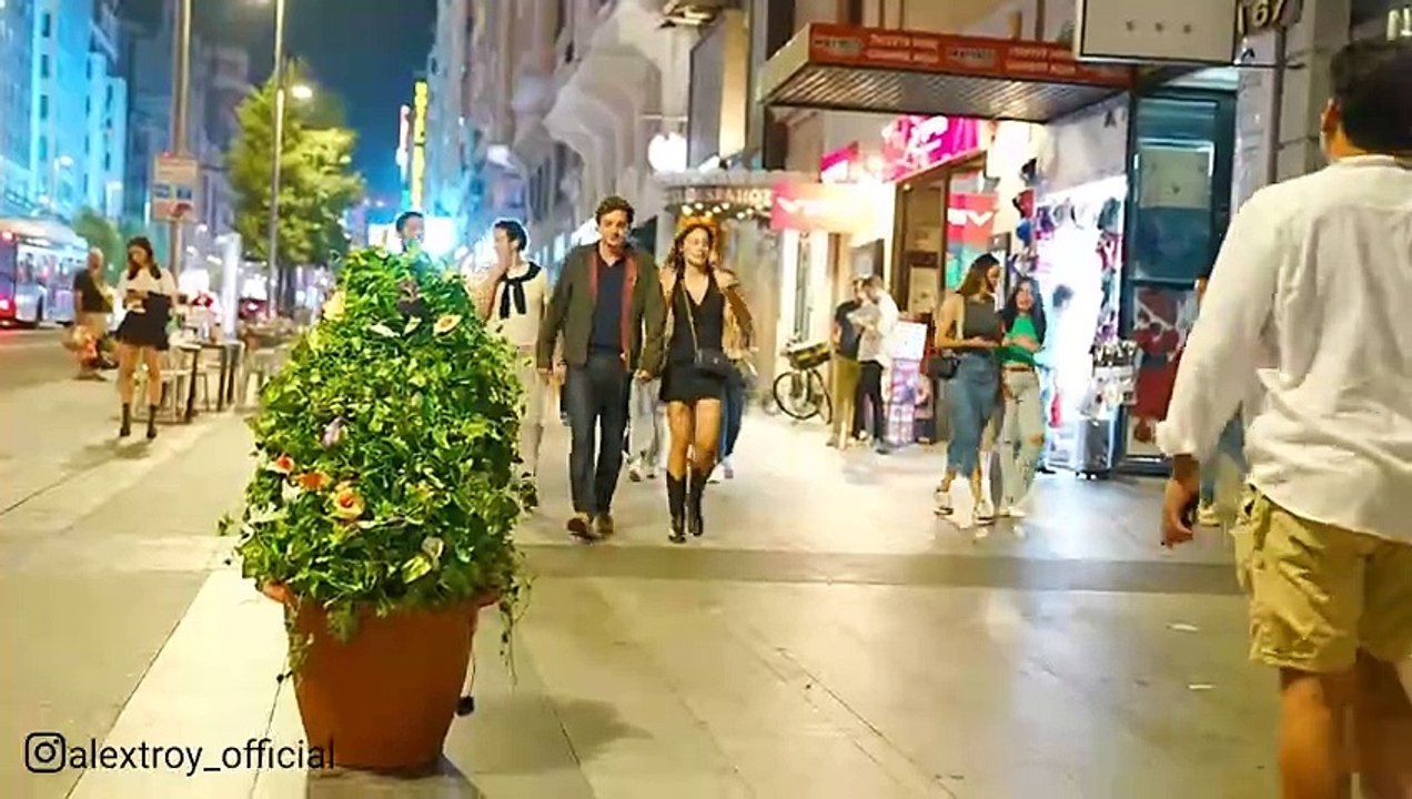 Scaring People on the Busiest Street in Spain [Bushman Prank]