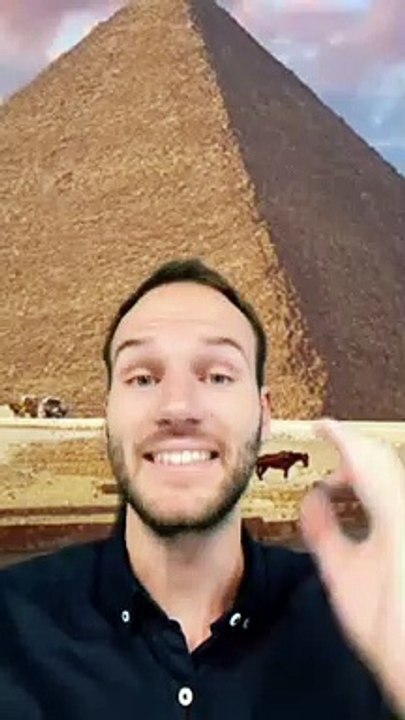 Les pyramides sont uniques !