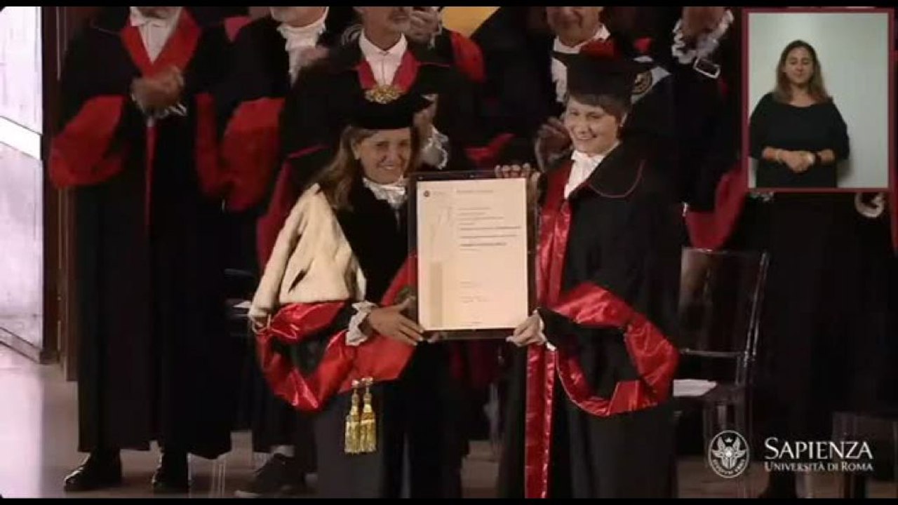 AstroSamantha riceve il dottorato honoris causa alla Sapienza di Roma